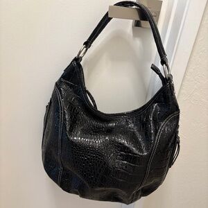 Alfred Dunner faux croc patent crescent bag - black